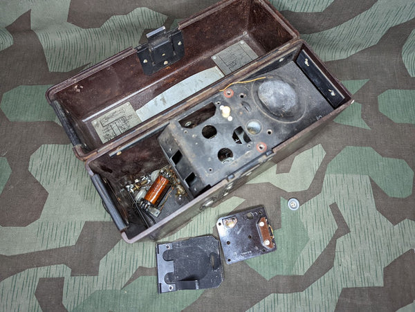 German FF33 Bakelite Case with Parts (AS-IS)