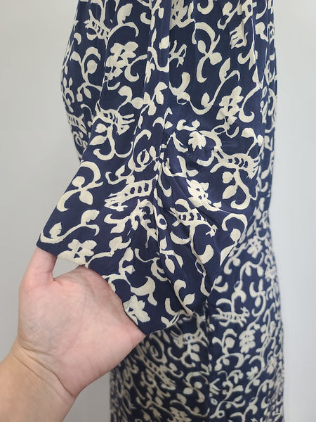Blue and White Animal Novelty Print Dress <br> (B-47" W-37" H-44")