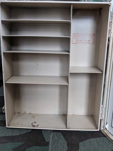 Luftschutz Apotheke Medicine Cabinet