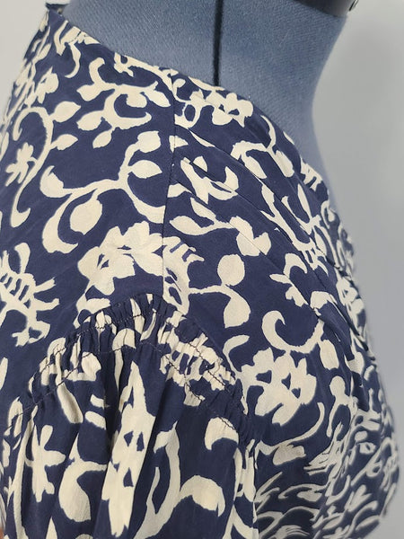 Blue and White Animal Novelty Print Dress <br> (B-47" W-37" H-44")