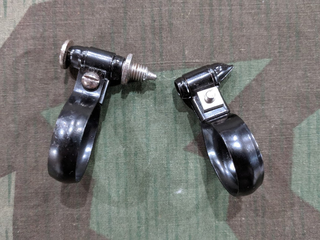 Bicycle pump mounting bracket outlet