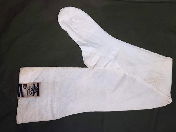 DeLuxe White Seamed Stockings (Size 9)