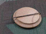 Deine hand, dem handwerk 1935 Wooden Tinnie Pin