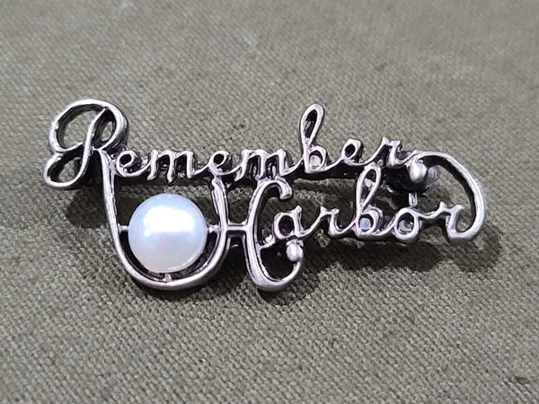 Reproduction WWII Remember Pearl Harbor Pin