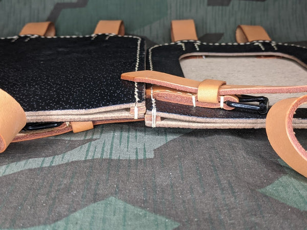 Reproduction Black/Brown Preßstoff Straight Shovel Carrier