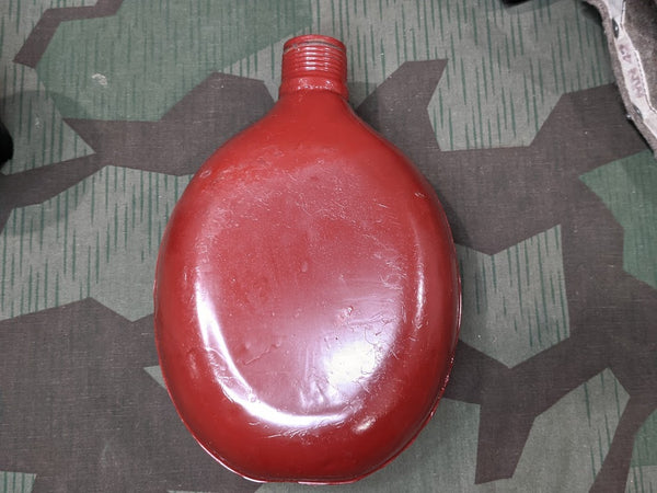 MN42 Red Enamel Canteen