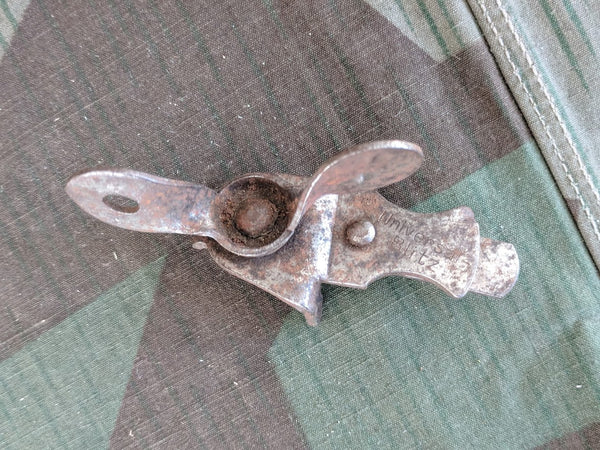 Universal Blitz Twist Crank Can Opener