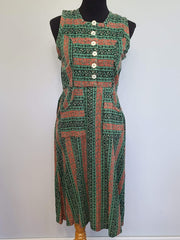 Vintage 1930s / 1940s German Red Green Print Sleeveless Dirndl Dress