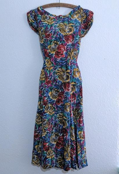 Vintage 1940s /1950s Abstract Flower Print Sleeveless Dress