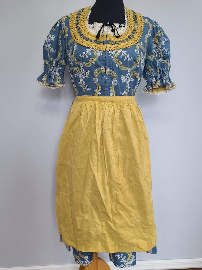 Berchtesgadener Dirndl Dress and Apron (B-40" W-34" H-47") Berchtesgadener Dirndl Dress and Apron (B-40" W-34" H-47")