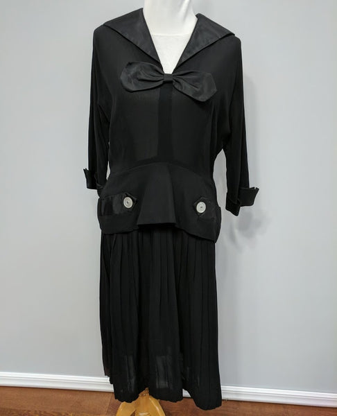 Vintage 1940s Black Rayon Dress with Peplum (B-43" W-32" H-42")