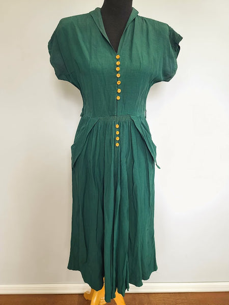 Vintage 1940s Emerald Green Dress with Bakelite Flower Buttons