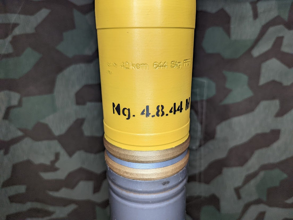 Display FLAK 88 Shell Yellow