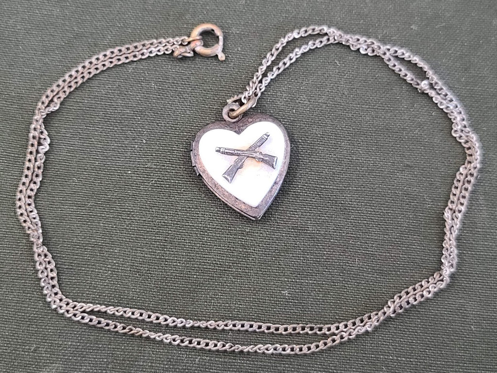 WWII_Crossed_Rifle_Army_Infant