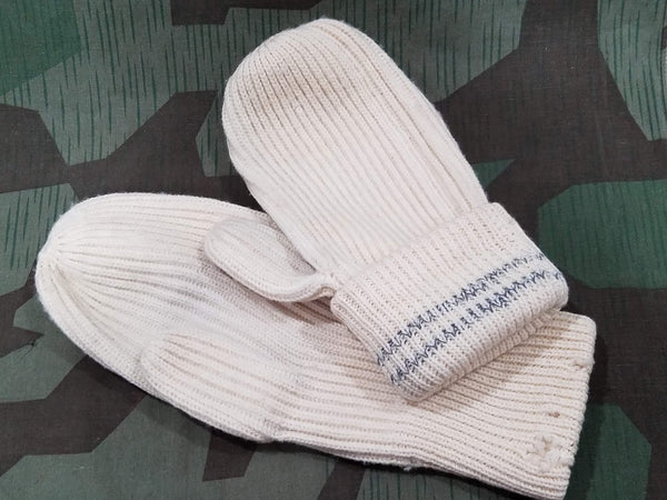 WWII German Size 2 White Mittens