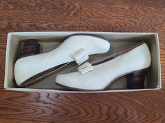 WWII Women's White Marine Corps / USN Bow Pump Uniform Shoes Size 10 A