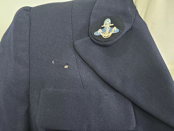 WAVES Uniform: Jacket, Skirt and Garrison Cap PW <br> (B-38" W-27" H-38")