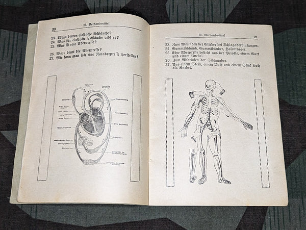 Wie Helfe Ich? Original First Aid Book 1934
