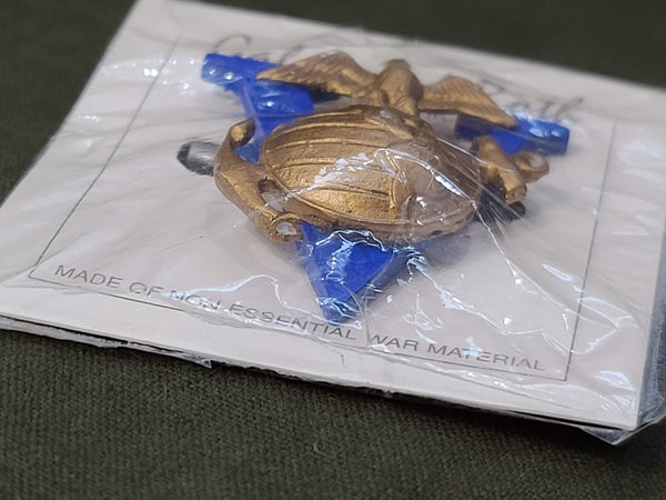 Marines V for Victory Pin on Original Card