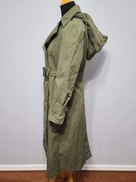Women's Officer's Overcoat with Liner 10R <br> (B-39" W-36" H-42")