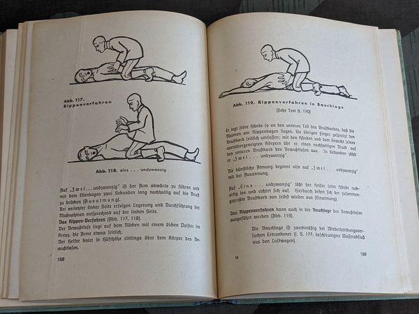 DRK Erste Hilfe First Aid Book 1940 (as-is)