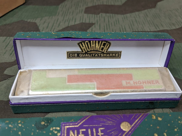 Neue Jugend Harmonica Orange/Green in C