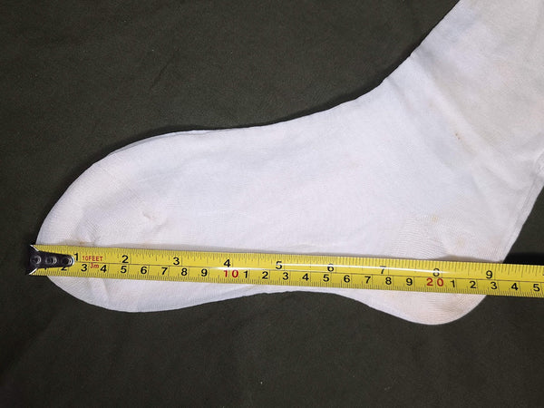 DeLuxe White Seamed Stockings (Size 9)