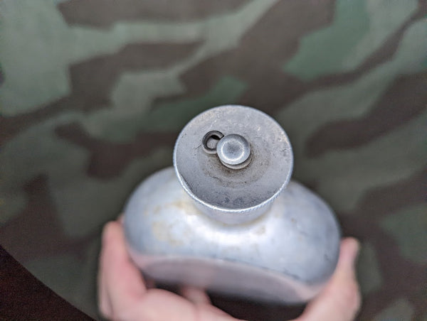 Unmarked .75L Canteen