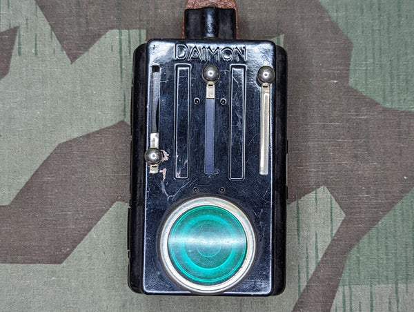 Daimon Flashlight 3 Color Lenses Wire Button Loop