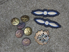 WWII Royal Canadian Air Force RCAF Lot (Buttons, Badge, Patches)