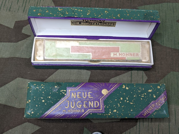 Neue Jugend Harmonica Orange/Green in C