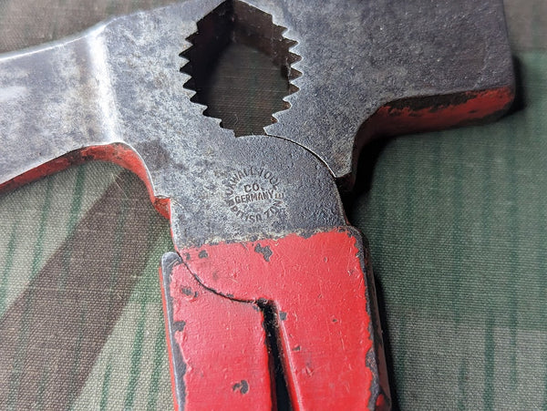 German Multitool Communications Pioneers