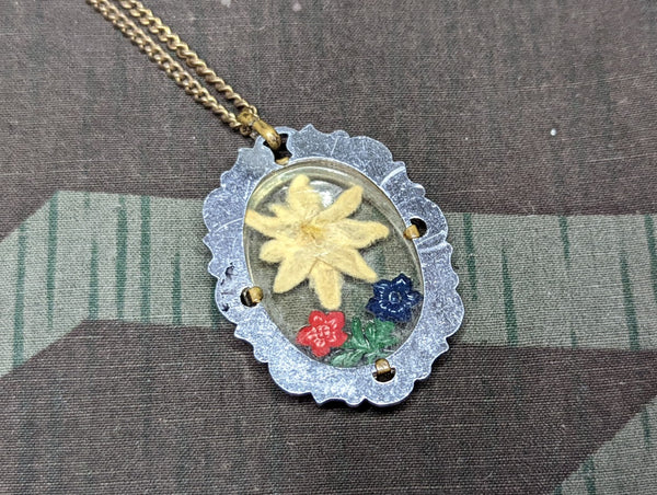Edelweiss Mountain Flowers Necklace