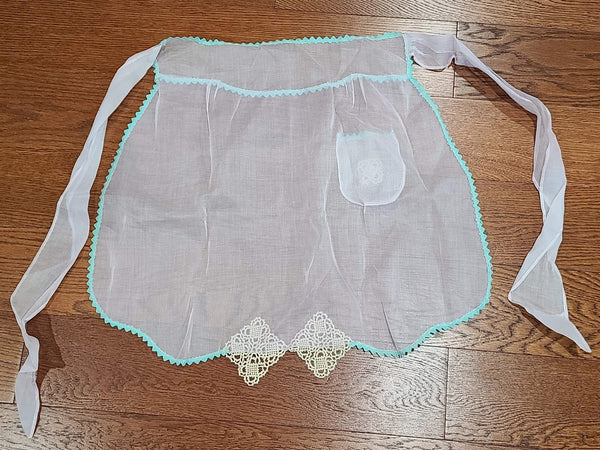 Apron with Rick-Rack Trim