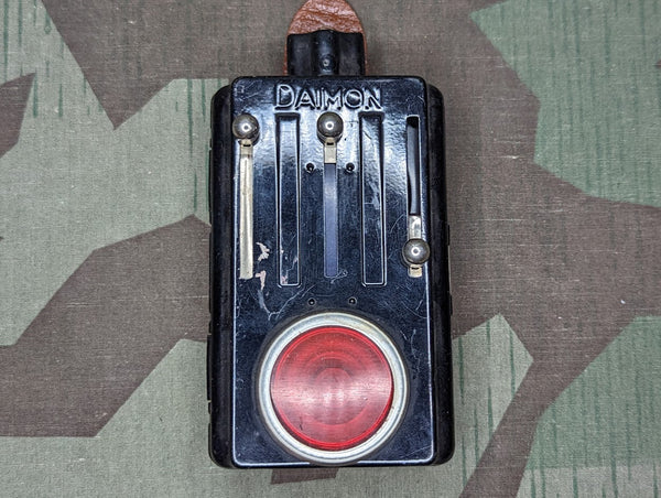 Daimon Flashlight 3 Color Lenses Wire Button Loop