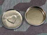 Faded Cola Herzen Chocolate Tin