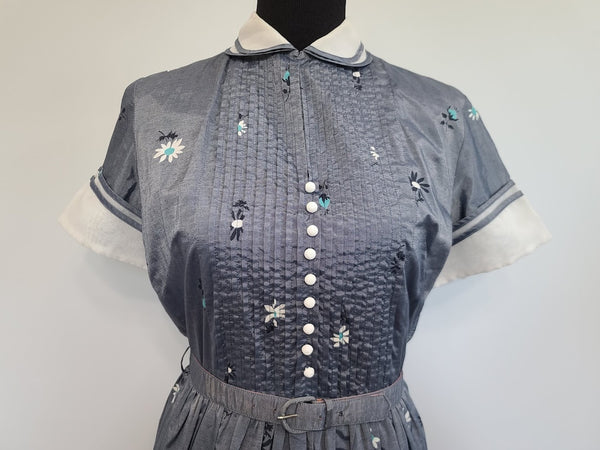 Gray Iridescent Flower Print Dress <br> (B-40" W-29" H-48")