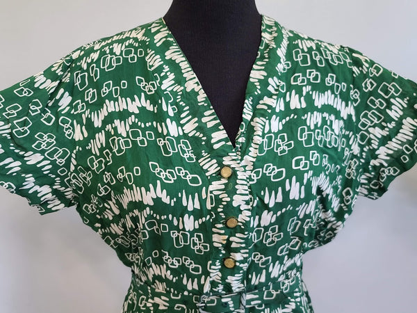 Green and White Print Dress <br> (B-42" W-33.5" H-38")