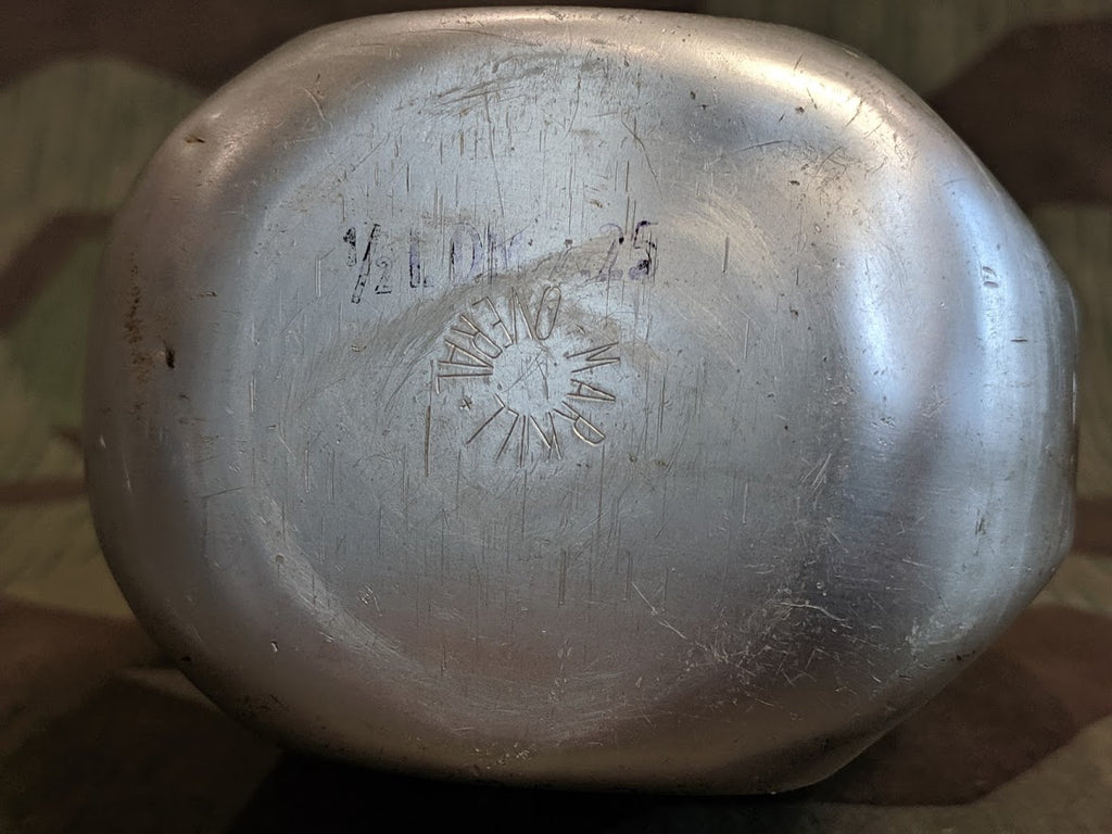 Vintage Militaria Ancienne gourde et son étui de l'armée Française Vintage Militaria Ancienne gourde et son étui de l'armée Française