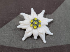 Edelweiss Early Plastic Pin