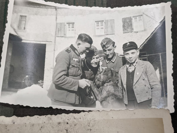 7 German Soldiers Animal Home Life Photos