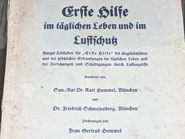 Erste Hilfe Book for Luftschutz and Daily Life