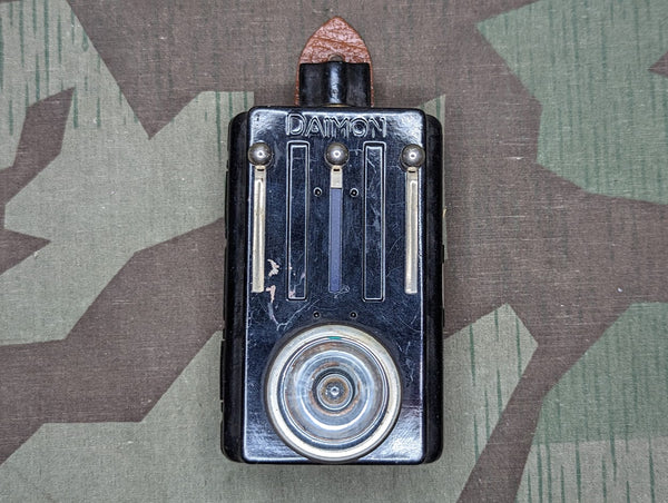 Daimon Flashlight 3 Color Lenses Wire Button Loop