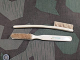 Original Garantie White Handled Toothbrushes
