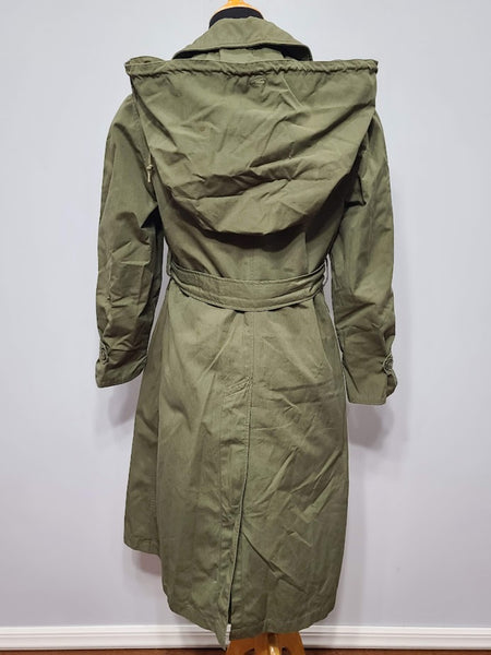 Women's Officer's Overcoat with Liner 10R <br> (B-39" W-36" H-42")