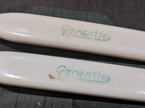 Original Garantie White Handled Toothbrushes