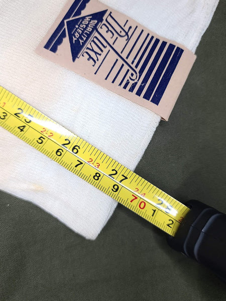 DeLuxe White Seamed Stockings (Size 9)